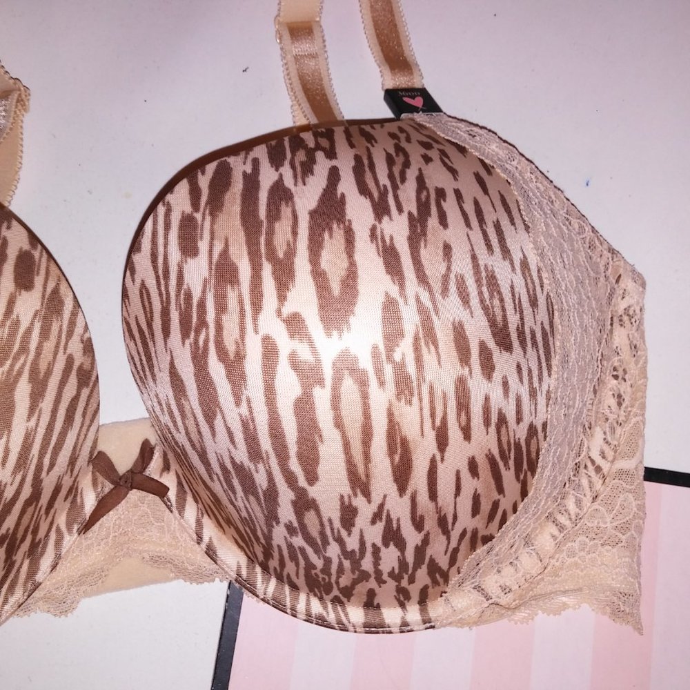 Victoria Secret Bra - Picture 3 of 5
